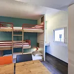 Hotelf1 Ouest * Ним