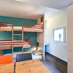 Hotelf1 Ouest Отель *