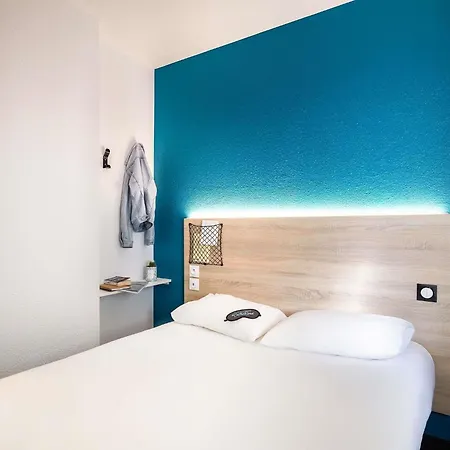 فندق Hotelf1 Ouest نيم