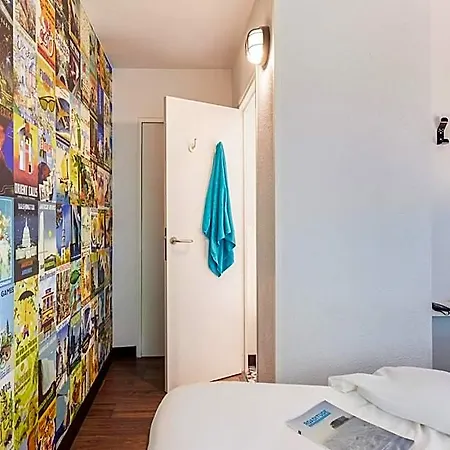 Hotelf1 Ouest Hotell *