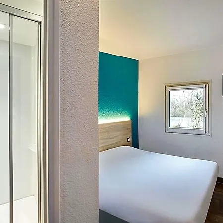 Hotell Hotelf1 Ouest