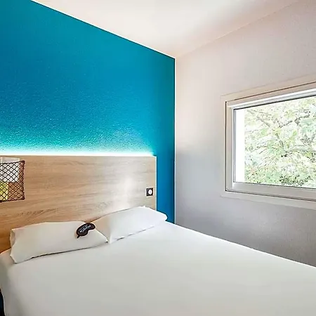 Hotell Hotelf1 Ouest