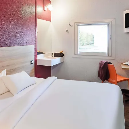 Hotelf1 Nimes Ouest Νιμ
