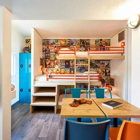 Hotelf1 Ouest Ним