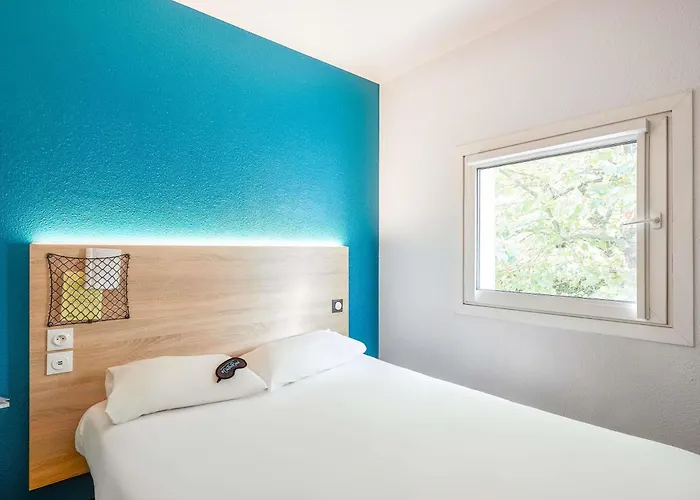 Hotelf1 Nimes Ouest Νιμ